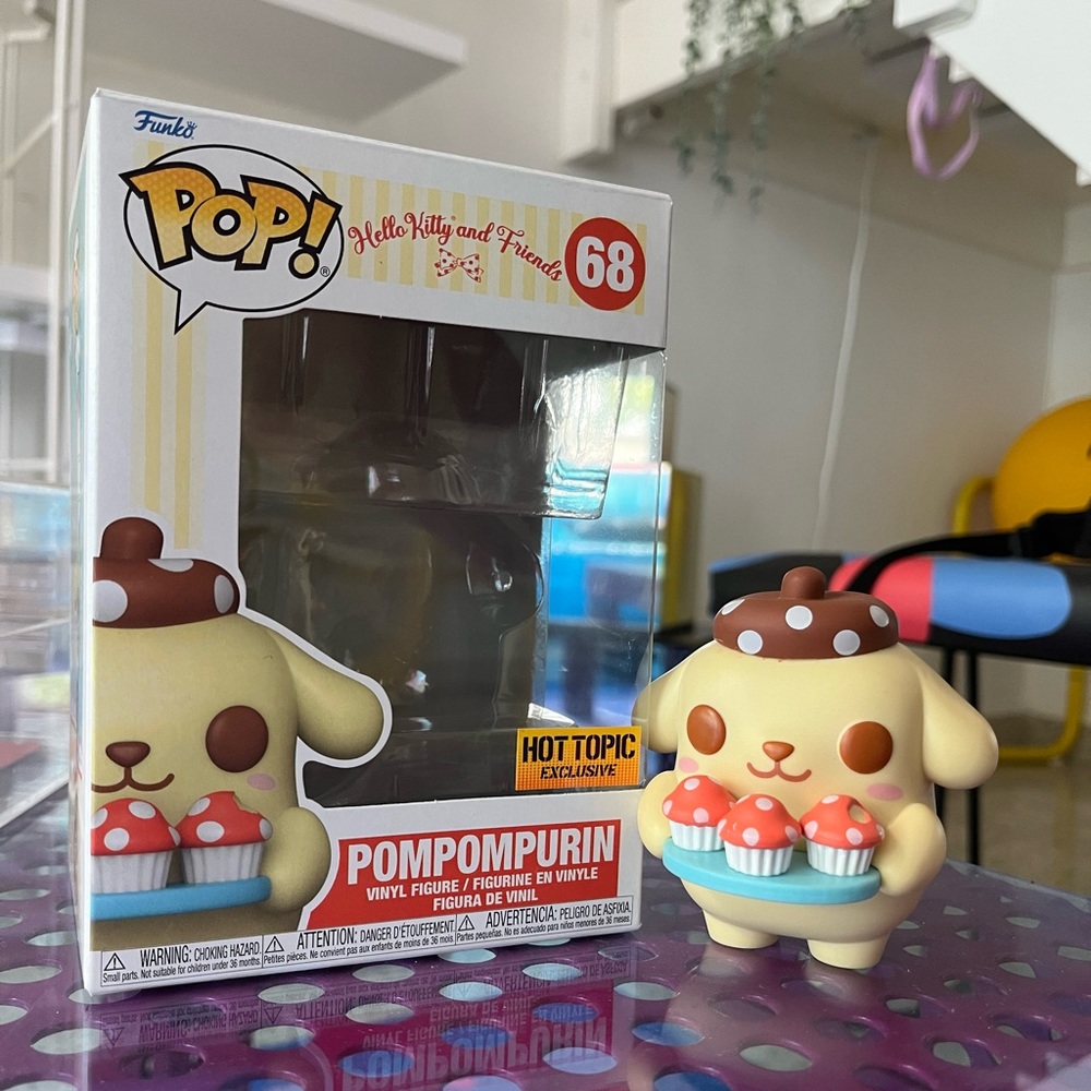 Pompompurin 68 hot topic exclusive funko pop